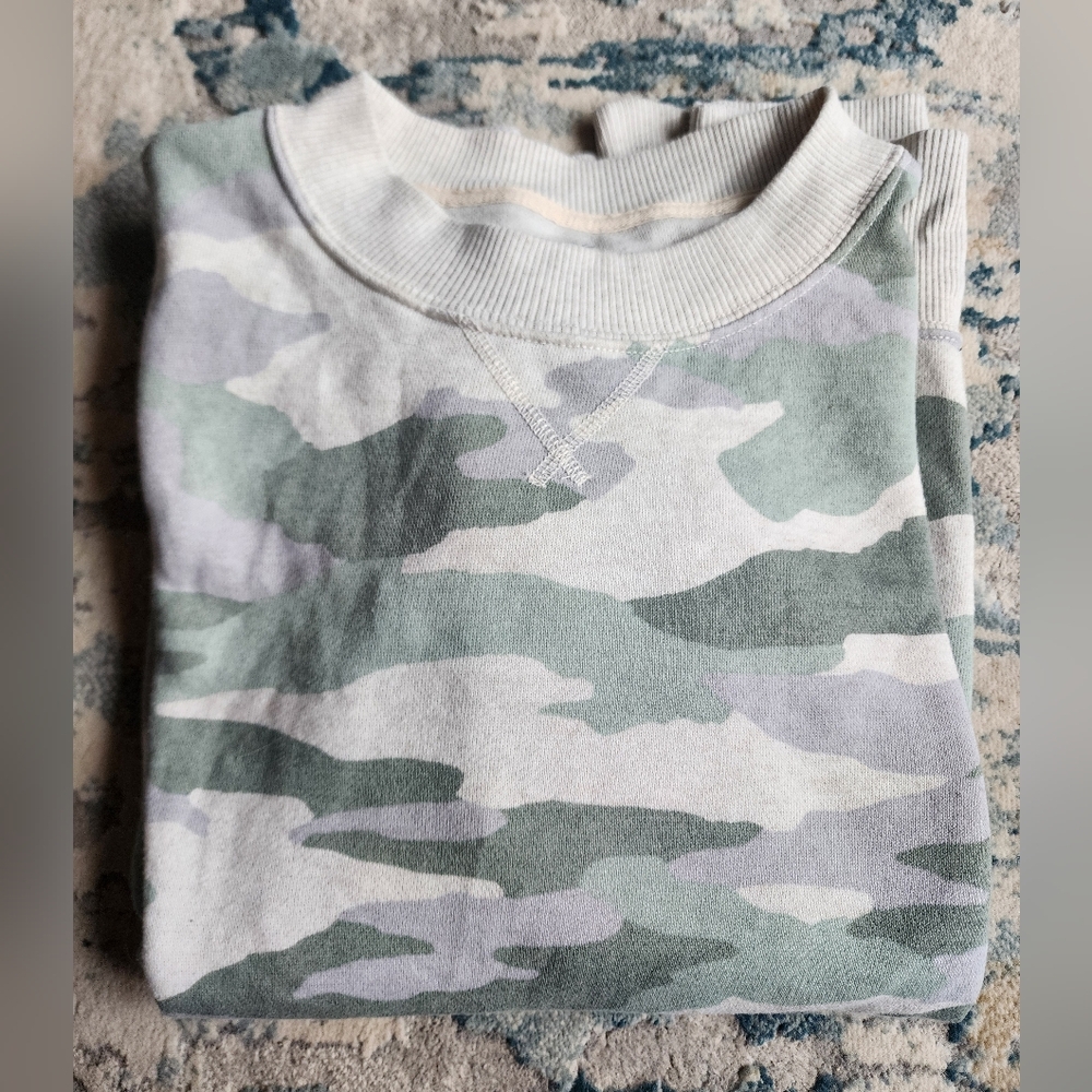 Aerie Oversized Camo Sweatshirt Size Medium